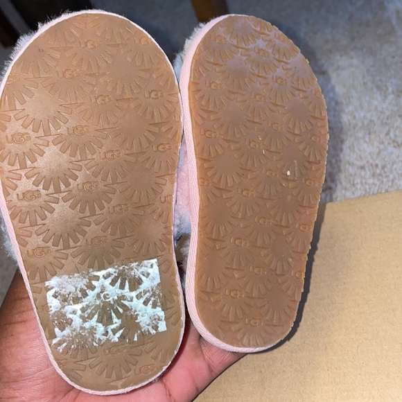 UGG Fluff Slide Pink, Blue,White Size7 - Picture 5 of 9